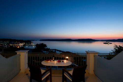 www.hotelanezina.com