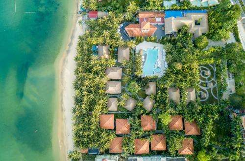 www.lazureresort.com