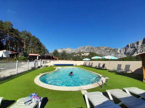 www.camping-saintauban.com