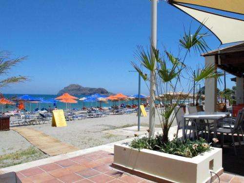www.melinabeach.com