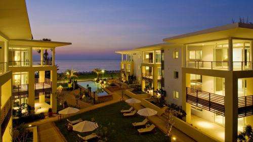 www.paradoxhotels.com