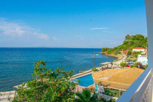 www.agoulosbeach.com