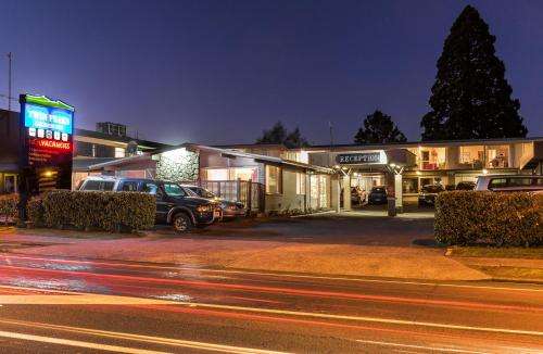 www.twinpeakstaupo.co.nz