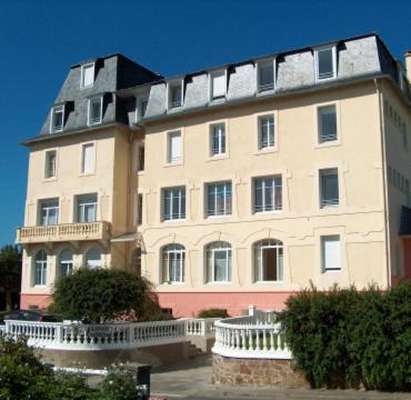 www.residence-des-bains.com