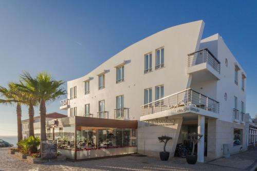 www.maretabeachhotel.com