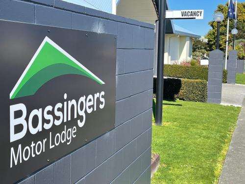 www.bassingers.co.nz