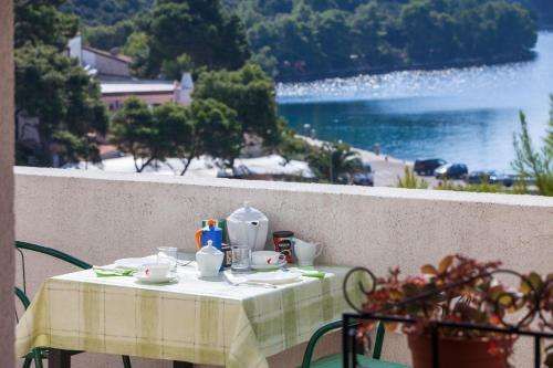 www.lastovo-bruna.com