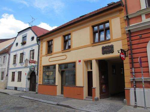 www.hostel-singerpub.cz