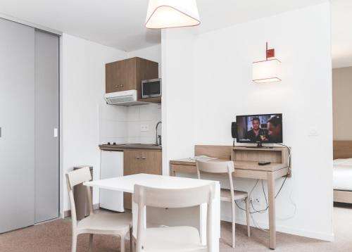 www.apparthotel-quimper.com