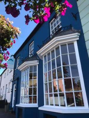 www.thebluemantleguesthouse.co.uk
