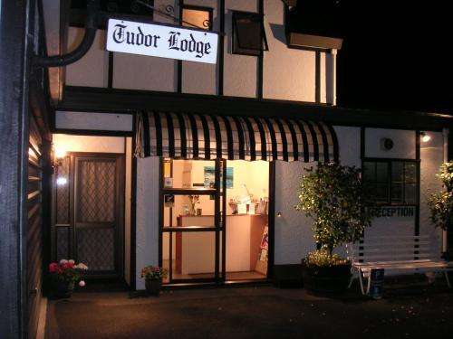 www.tudorlodgenelson.co.nz