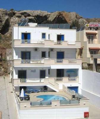www.paleochora-holidays.com