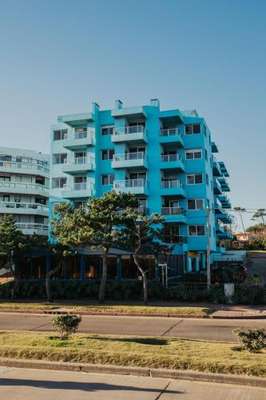 www.aparthotelpuntasol.com