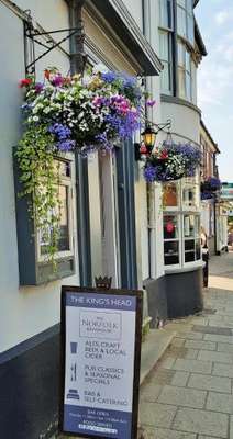 www.kingsheadholt.org.uk