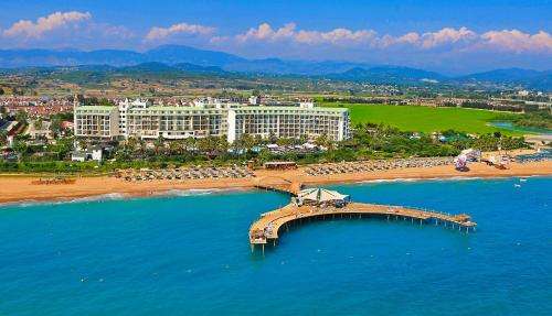 www.lyrahotel.com