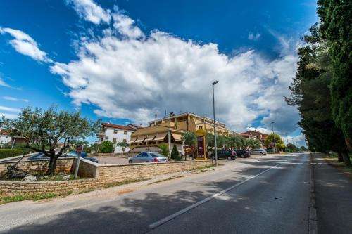 www.villa-vilola.hr