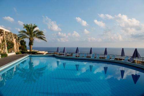 www.athinapalace.com.gr