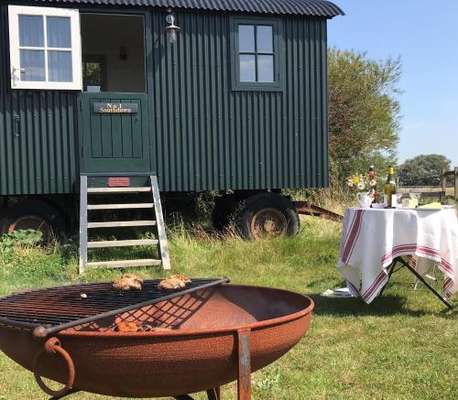 www.barnhamhuts.com