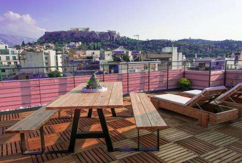 www.centralstayathens.com