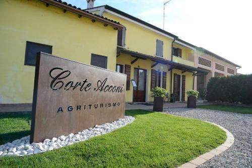 www.agriturismocorteacconi.it