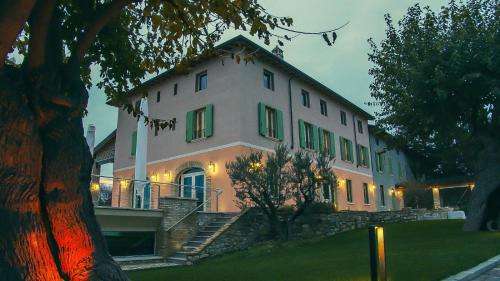 www.casinaricchi.it
