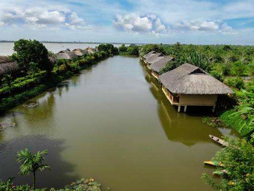 www.mekongriversideresort.com