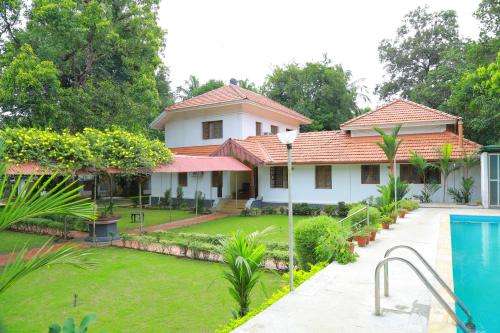 www.ayuryogashram.com