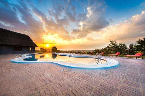 www.emburarafarmlodge.com
