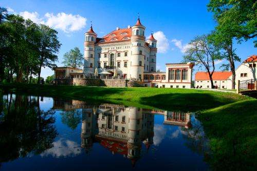 www.palac-wojanow.pl
