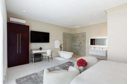 www.fauchilhotels.com
