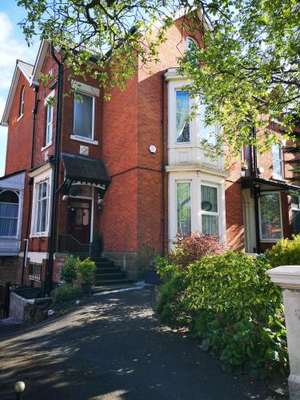 www.chimneys-guesthouse.com