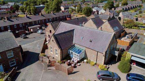 www.oldschoolhousehaltwhistle.com