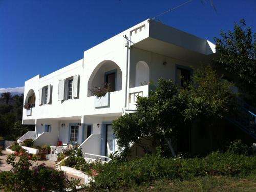 www.emilia-apartments.com