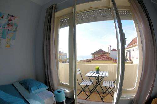 www.espinhosurfhouse.com