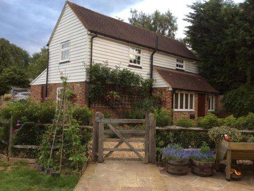 www.thebarnatwoodview.co.uk
