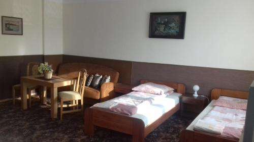 www.hoteljax.pl
