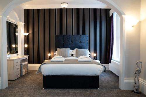 www.foxlodgeblackpool.com