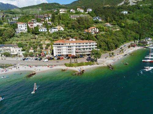 www.hoteltorbole.it