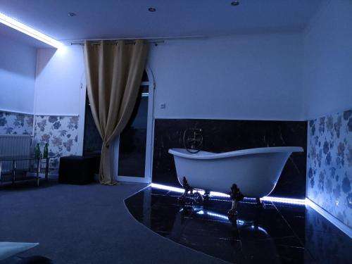 www.hoteltara.pl