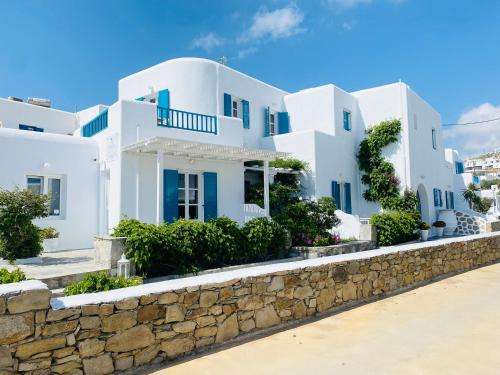 www.cyclades-mykonos.com