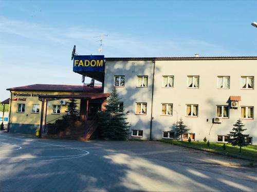 www.zajazdfadom.pl