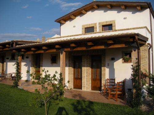 www.cantinepirro.it