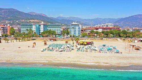 www.bigbluehotels.com