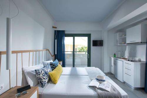 www.kristalli-hotel.com