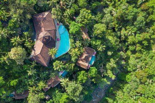 www.ayungresortubud.com