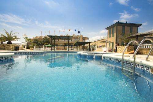 www.hotelcostablancaresort.com