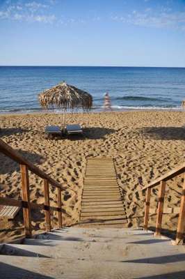 www.marakasbeach-apts.gr