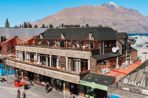 www.aqhostel.co.nz