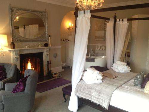 www.castlehouserichmond.co.uk