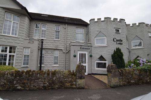 www.castlelodgeely.co.uk